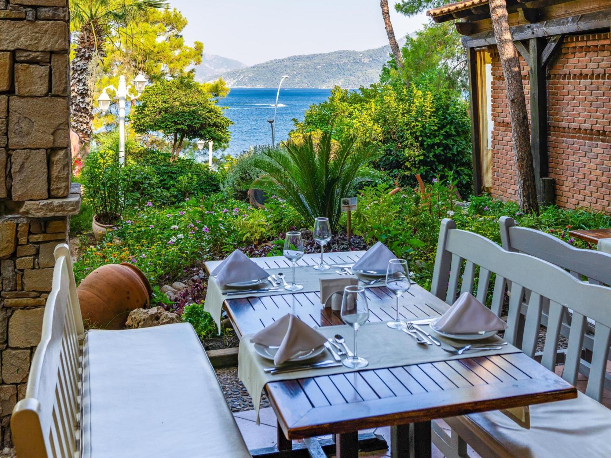 Labranda Mares Marmaris Hotel Exterior foto A restaurant in Bodrum