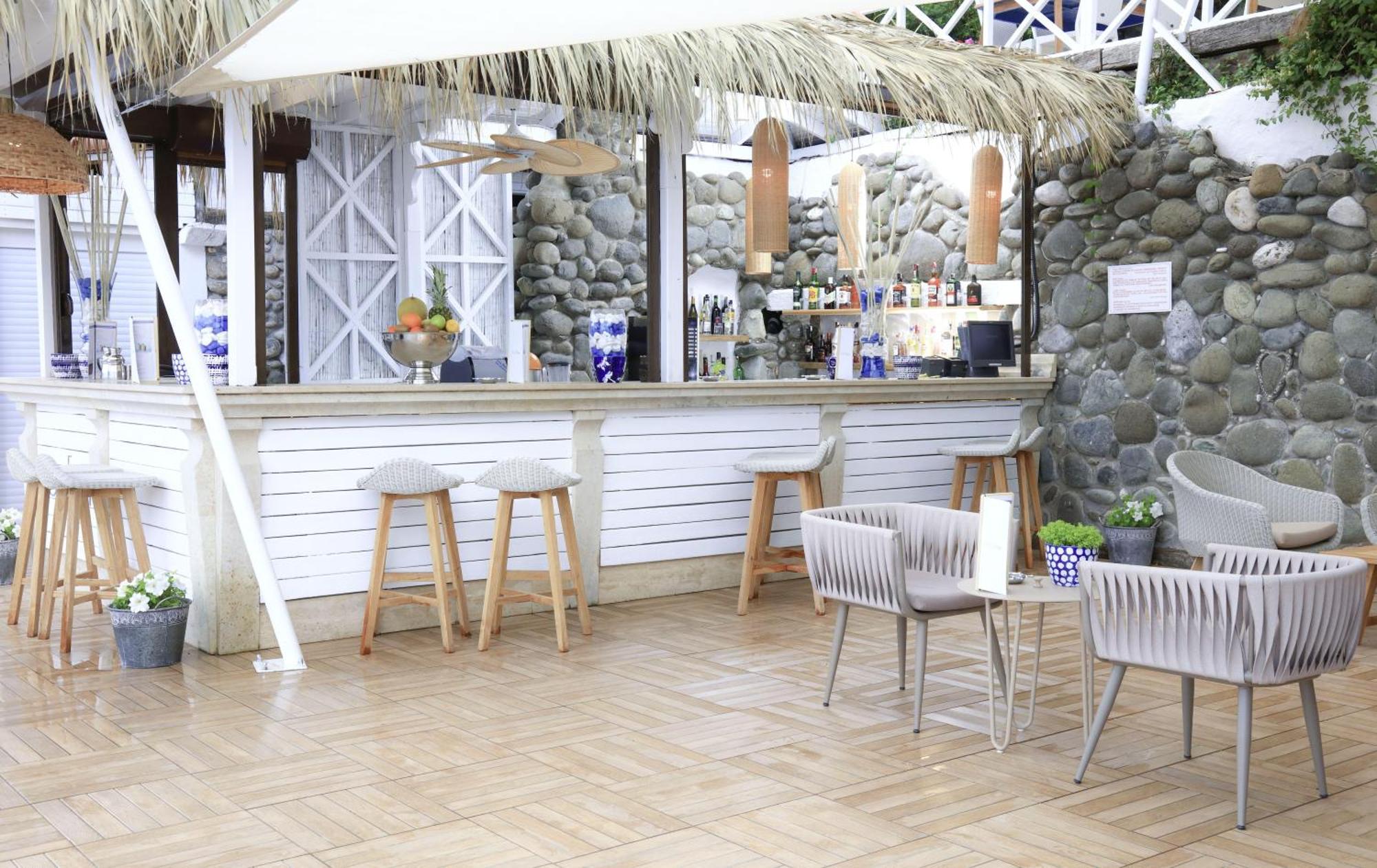Labranda Mares Marmaris Hotel Exterior foto The bar at the pool